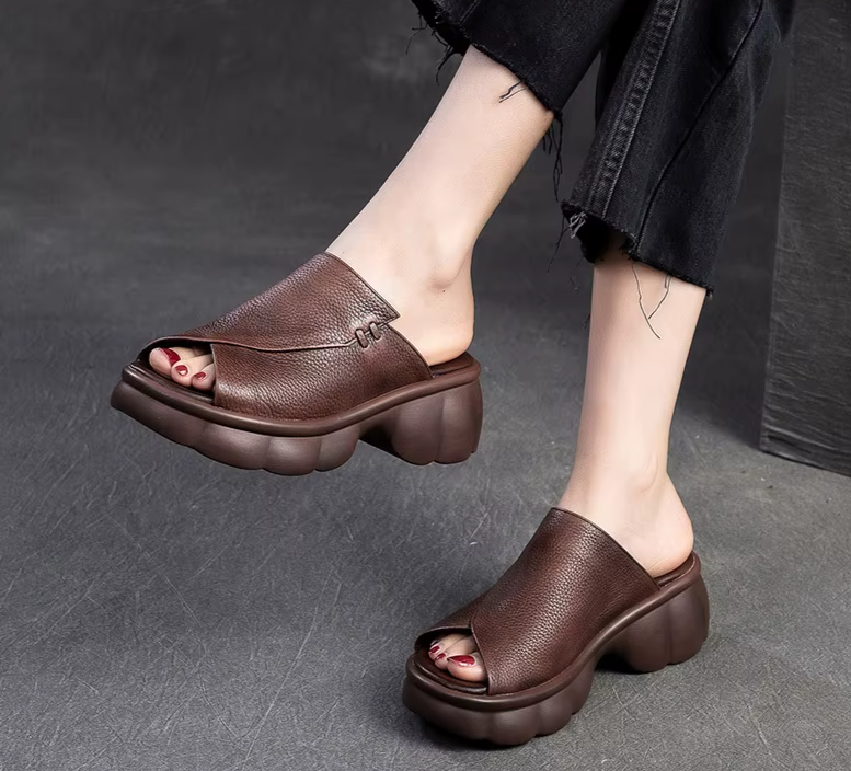 Retro Chunky Heel Slipper Slides